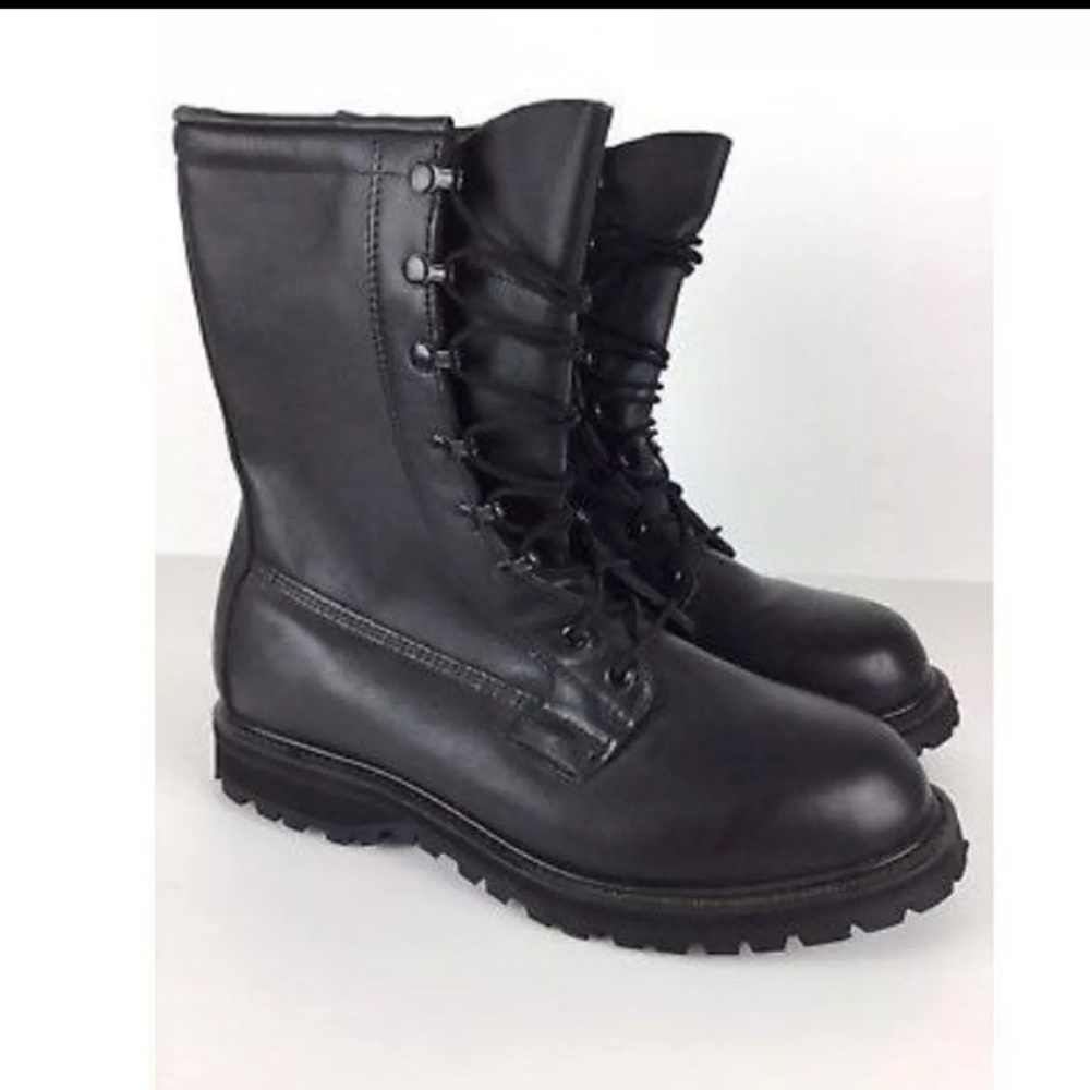 Combat boots